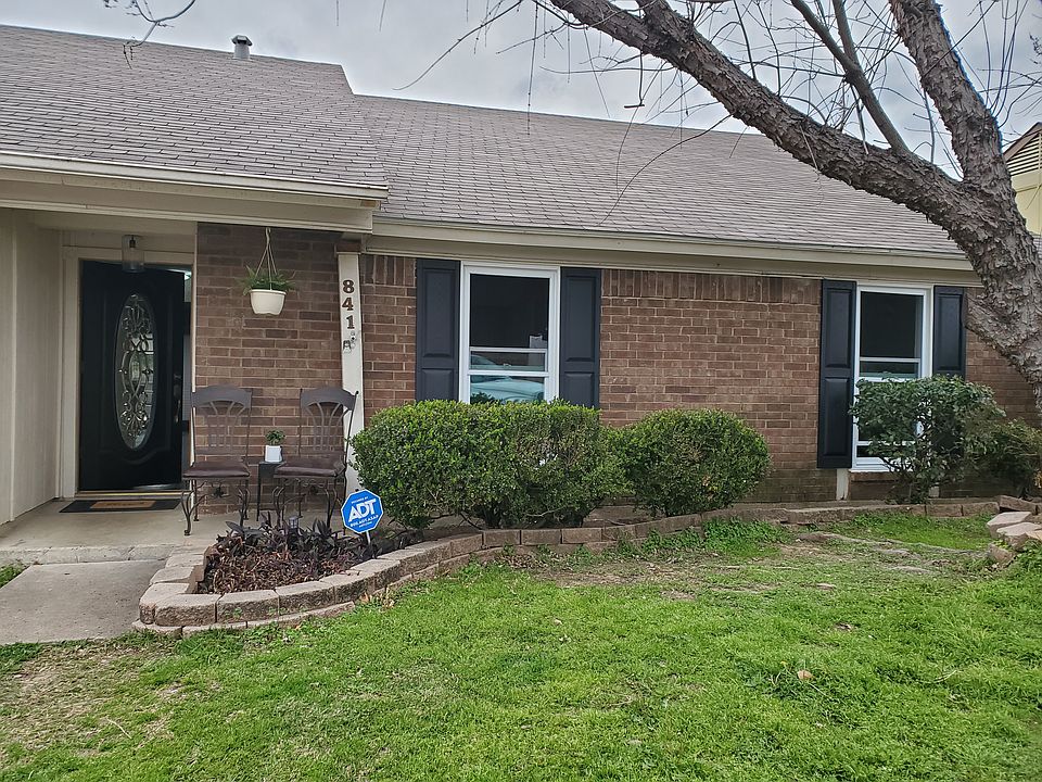 1st image of 841 Woodhaven Ln