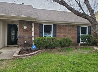 841 Woodhaven Ln, Grand Prairie, TX 75052