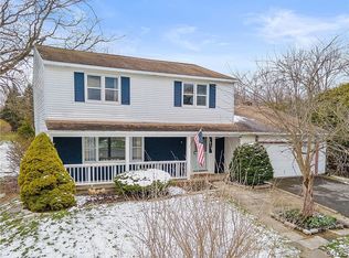 7523 Melanie Cir, North Syracuse, NY 13212