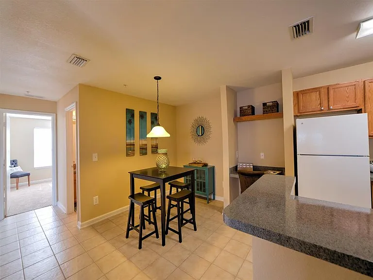 Thomas Chase Apartments — Photo 12