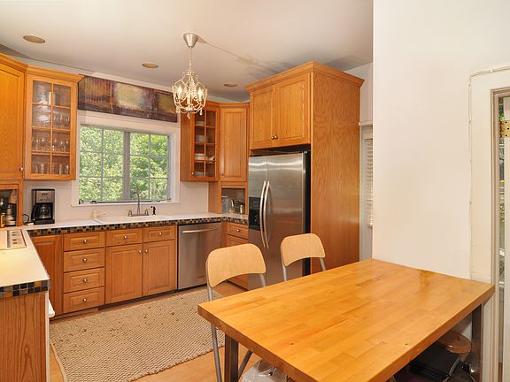 4th image of 17 Chestnut Dr