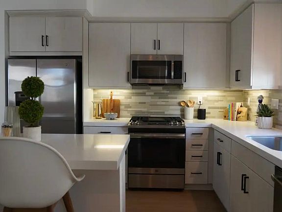 3rd image of 10828 W Riverton Ct