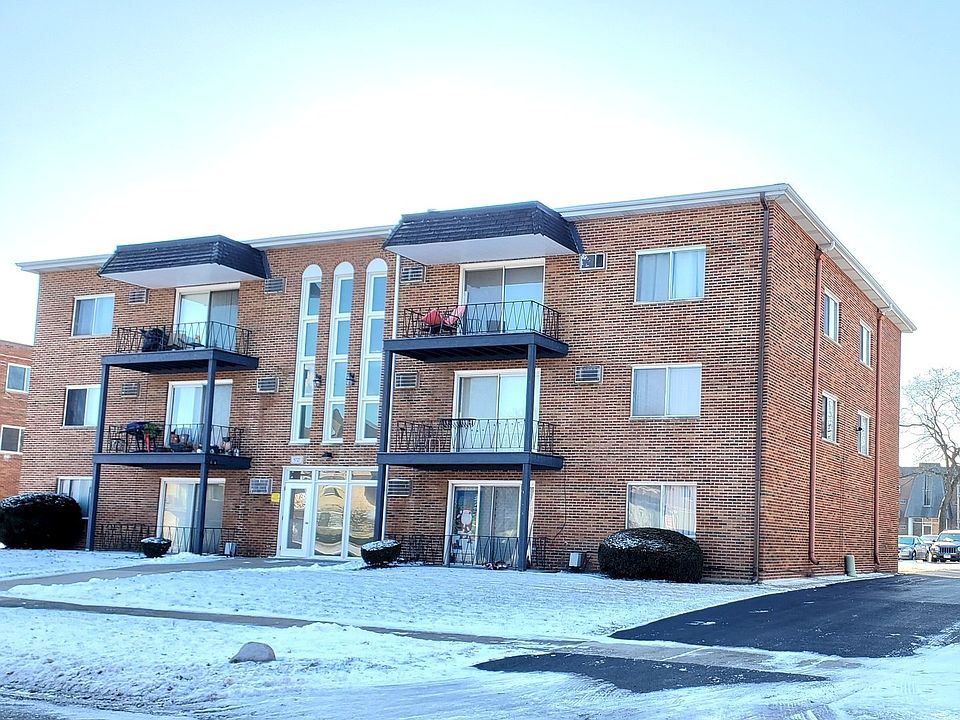 1st image of 5727 W 128th St #4