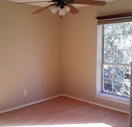 http://www.propertyboss.net/CustomerImages/EXCALIBR_92531/media/Properties/2805%20NE%20Expressway%20