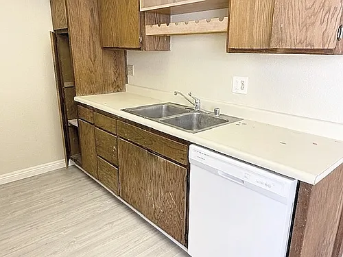 535 E Cypress Ave #G — Photo 4