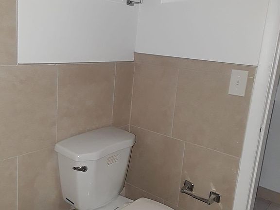 5th image of 1015 NW 45th Ave APT 205