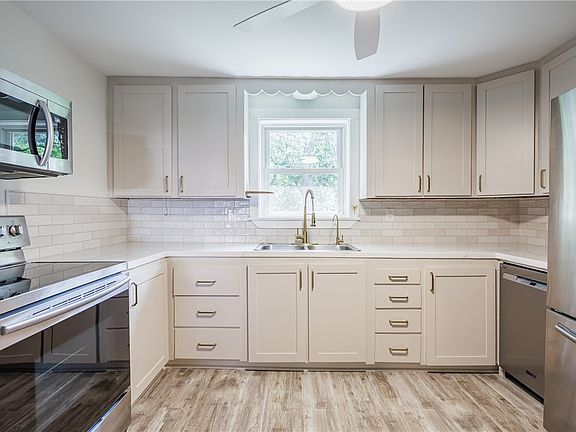 5th image of 477 Ridge Rd
