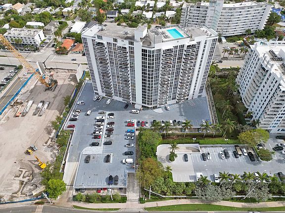 4th image of 2841 N Ocean Boulevard #202