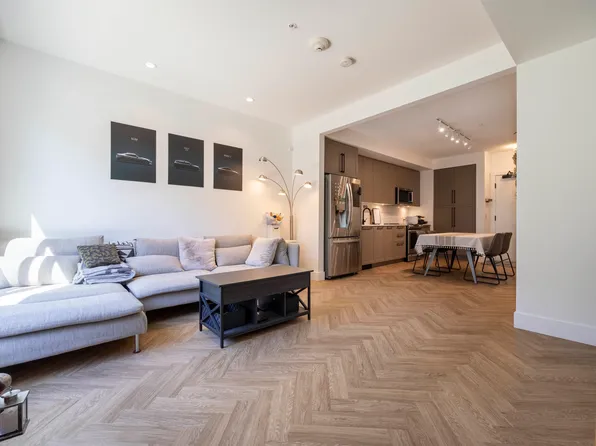 9278 Slopes Mews #10, Burnaby, BC V5A 0G1