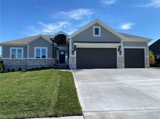 9200 SW 10th Ter, Blue Springs, MO 64064