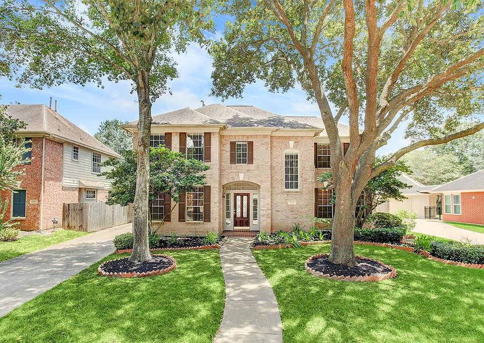 1st image of 1715 Barrington Hills Ln