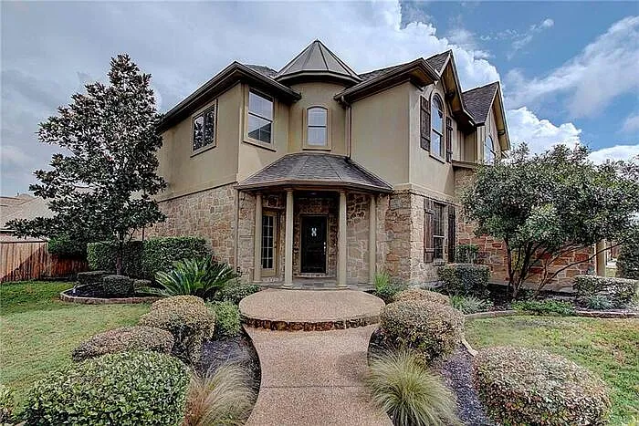 4 bed, 3.5 bath, 3560 sqft, $3,295 — Photo 2