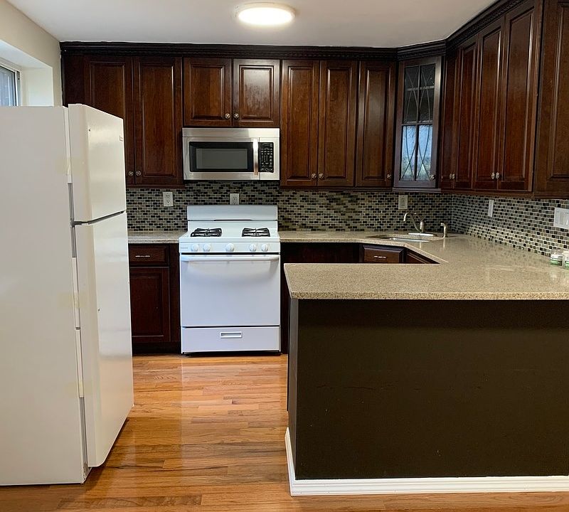 1st image of 32-13 112th St Floor 1