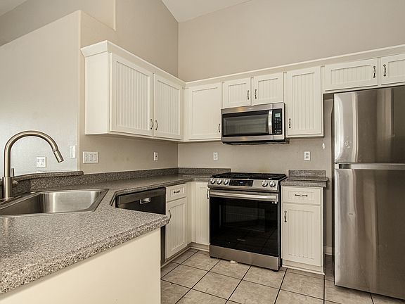 5th image of 8645 W Paradise Dr