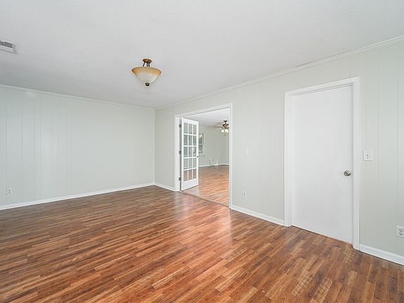 4th image of 907 Euclid Ave