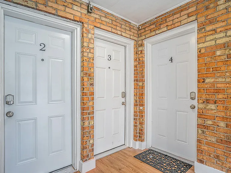 570 W Ocean View Ave #1 — Photo 25
