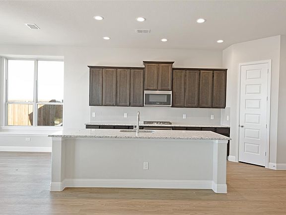 5th image of 2813 Lakeside Dr
