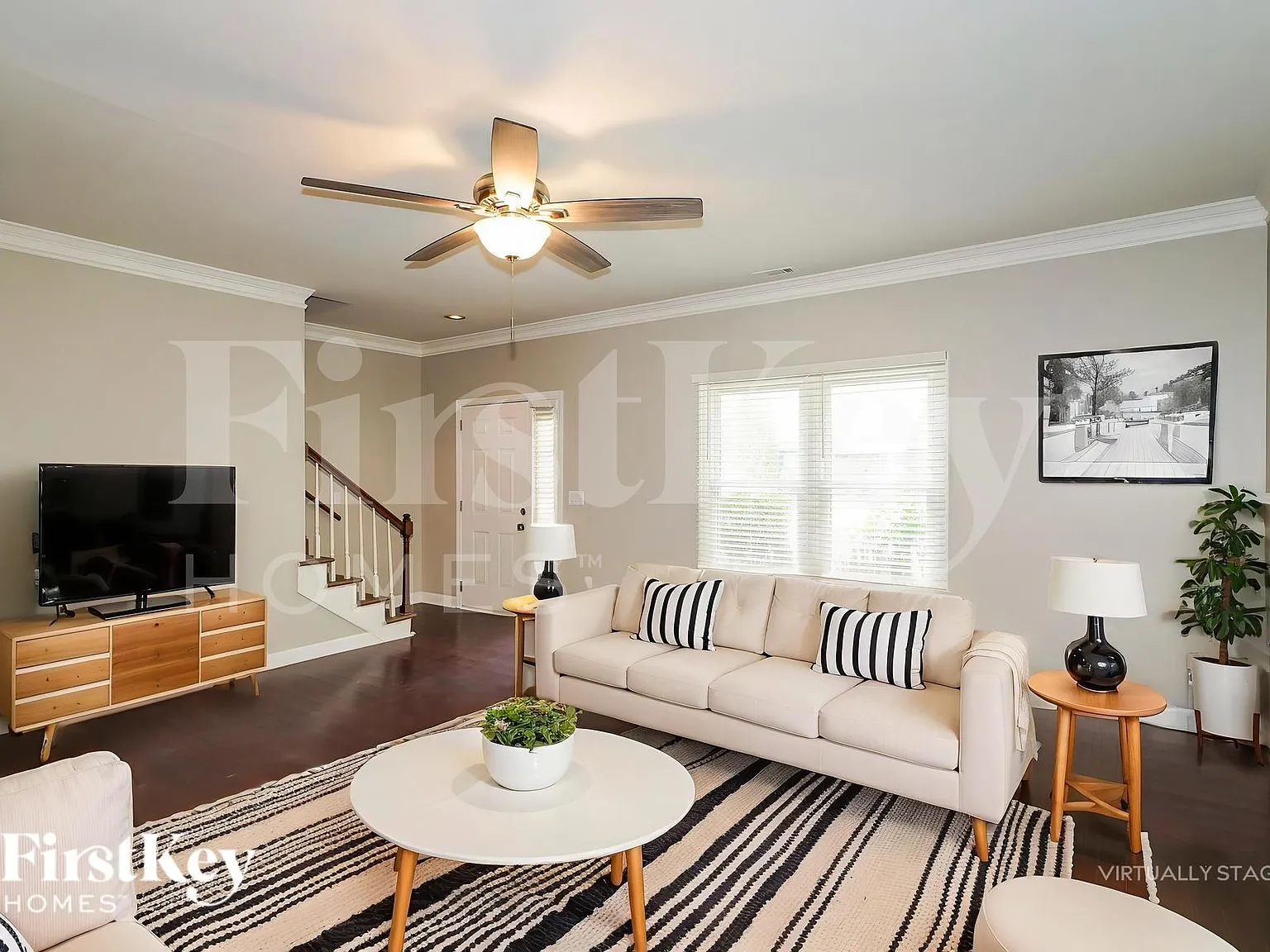 3 bed, 2.0 bath, 1552 sqft, $2,345 — Photo 4