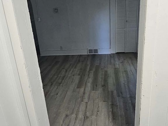 5th image of 535 W Tipton St