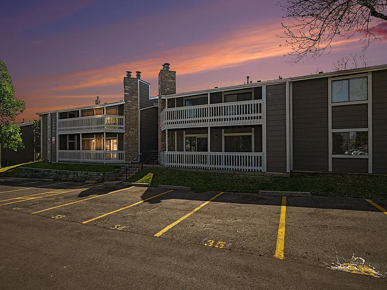 18004 E Ohio Ave #202 — Photo 20