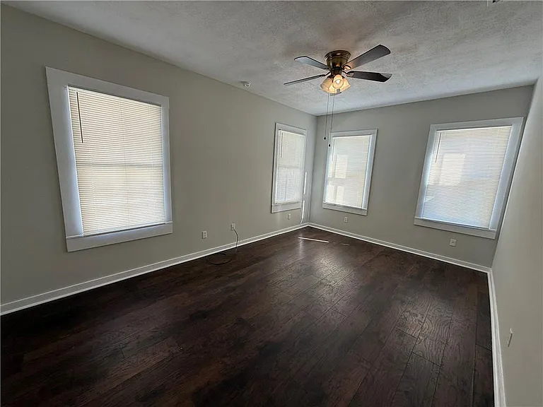 125 Garnett Ave — Photo 6