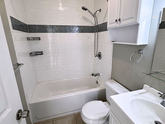 4th image of 509 6th Ave N #3A