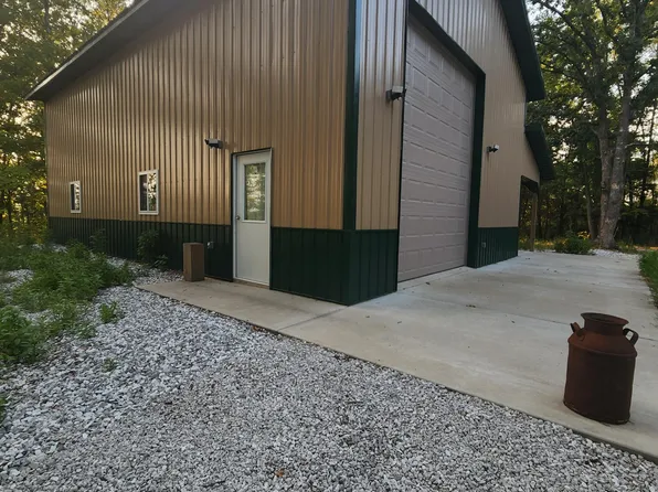 000 Blue Creek Road, Chadwick, MO 65629