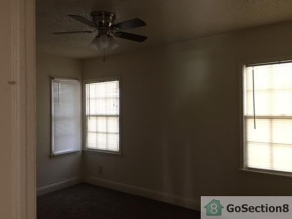 4th image of 415 6th Ave N