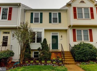 14734 Grobie Pond Ln, Centreville, VA 20120