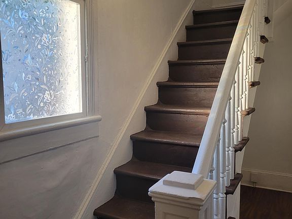 2nd image of 320 White St #320