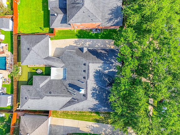 3rd image of 11023 Lark Brook Ln