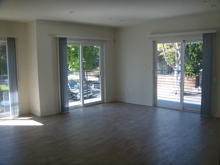 12324 Moorpark St #203 — Photo 7