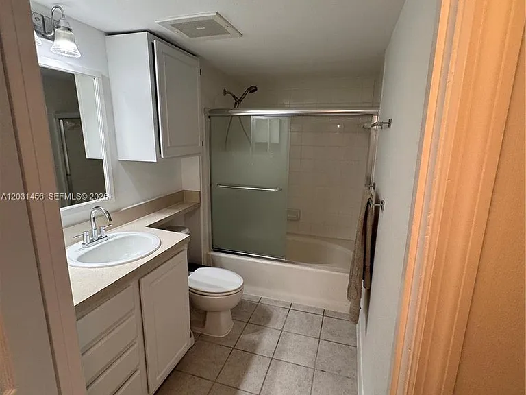 2665 SW 37th Ave #201 — Photo 34