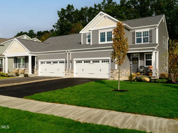 58 Daintree Drive, Saratoga Springs, NY 12866