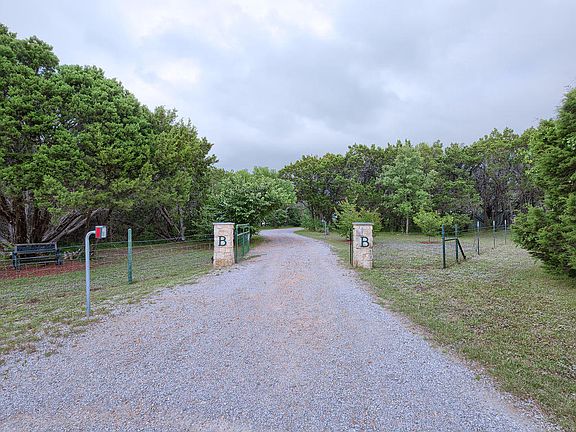 4th image of 300 County Road 200d