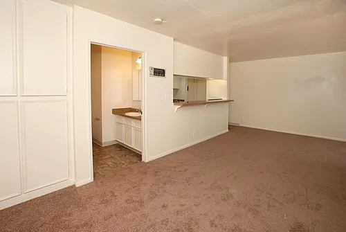 Lake Meadows Apartments — Photo 73