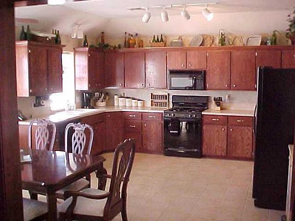 3rd image of 624 NW 20th St #Townhouse