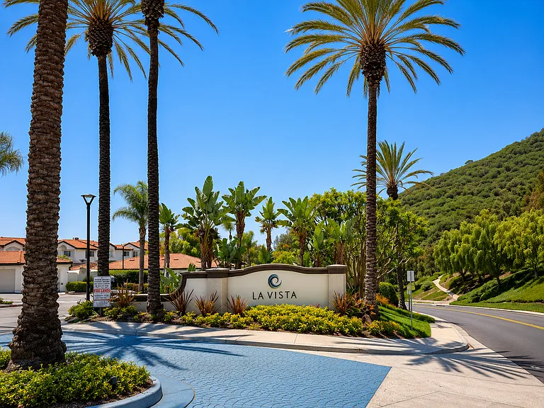 La Vista condominium