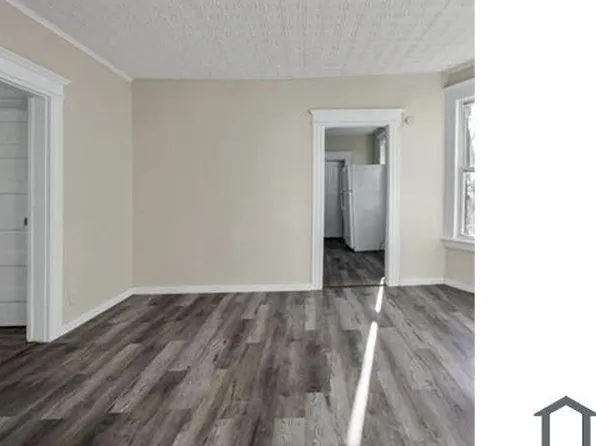 86 Wood St #1, Waterbury, CT 06704