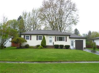 27 Saint Rita Dr, Rochester, NY 14606