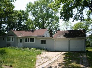 165 N Arizona Rd, West Babylon, NY 11704