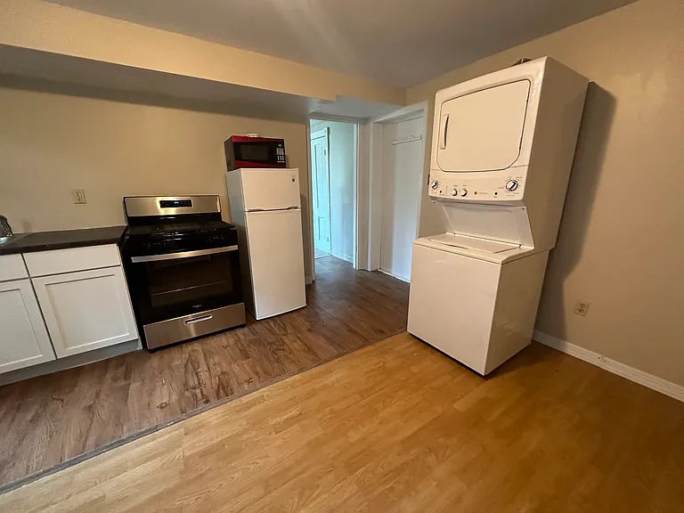 203 Pleasant St — Photo 7
