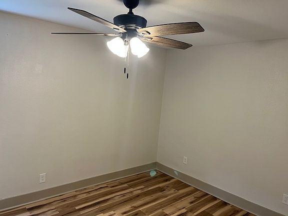 3rd image of 212 Glover Ave