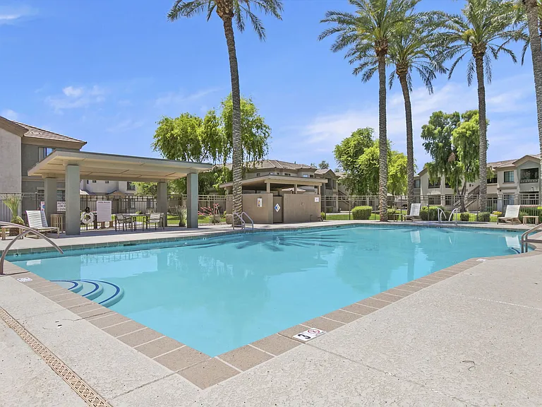 Adiamo Palm Valley Apartments in Goodyear, AZ