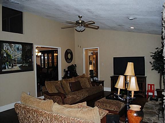 2nd image of 3820 Country Club Dr W