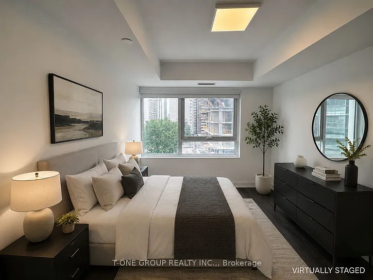 609 Sherbourne St #711 — Photo 6