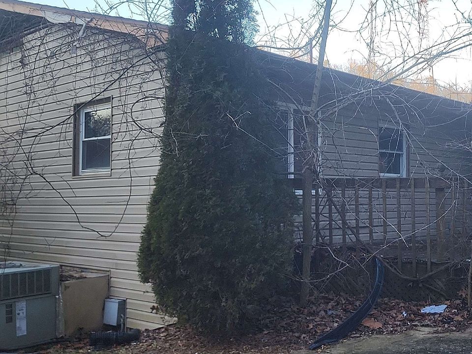 2nd image of 4611 Washington St W