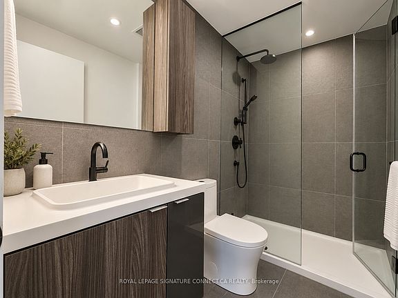 3rd image of 15 Mercer St #3403