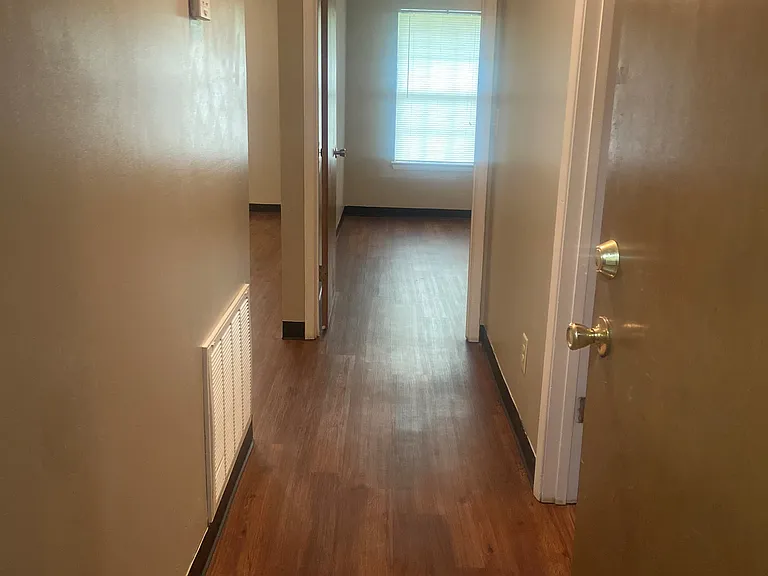 1020 Alberta Ave — Photo 10