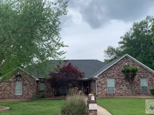 24 Windmere Dr, Texarkana, TX 75503